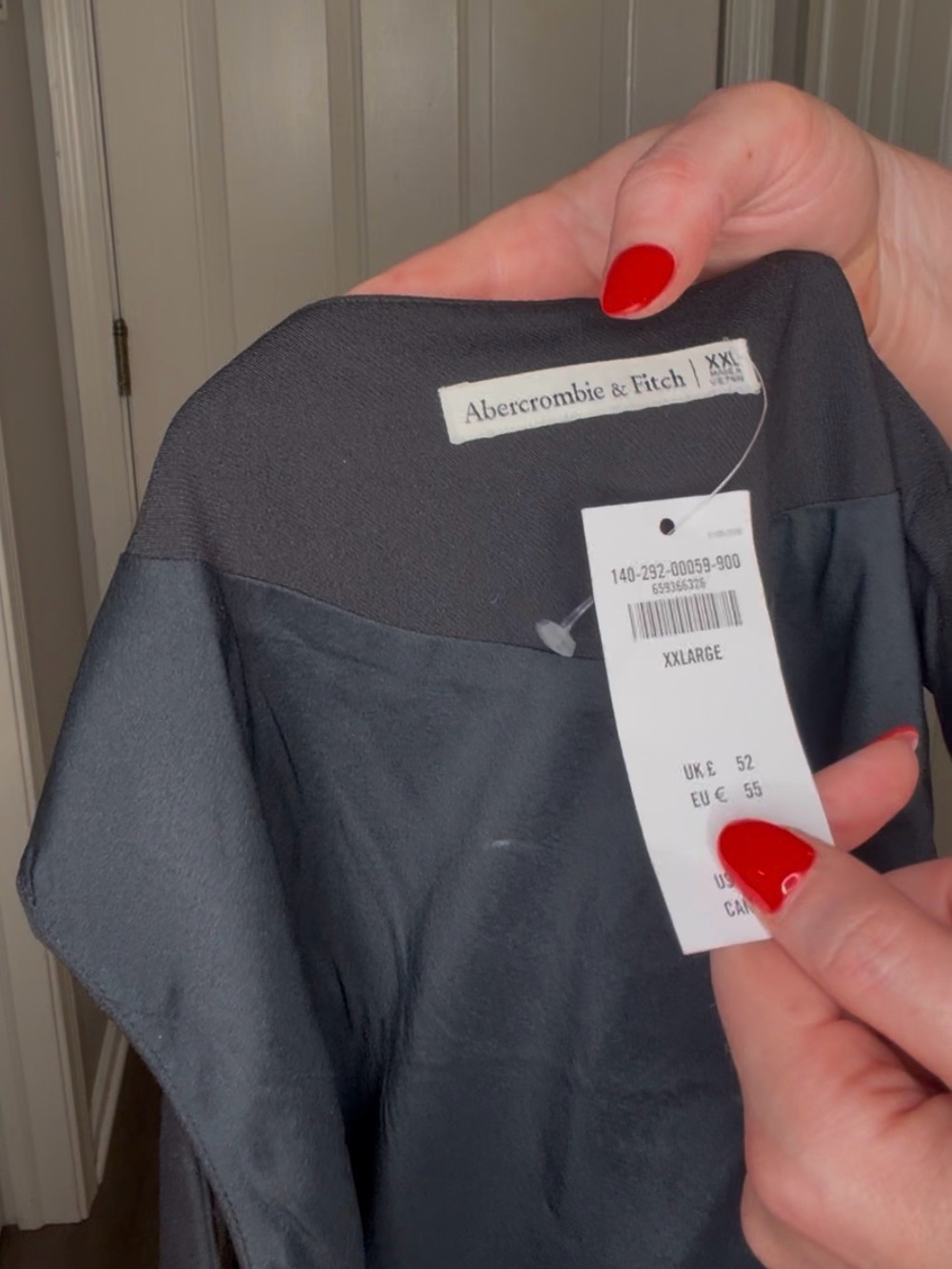 Abercrombie & Fitch Black Square-Neck Button Front Crop Top - Picture 4 of 4